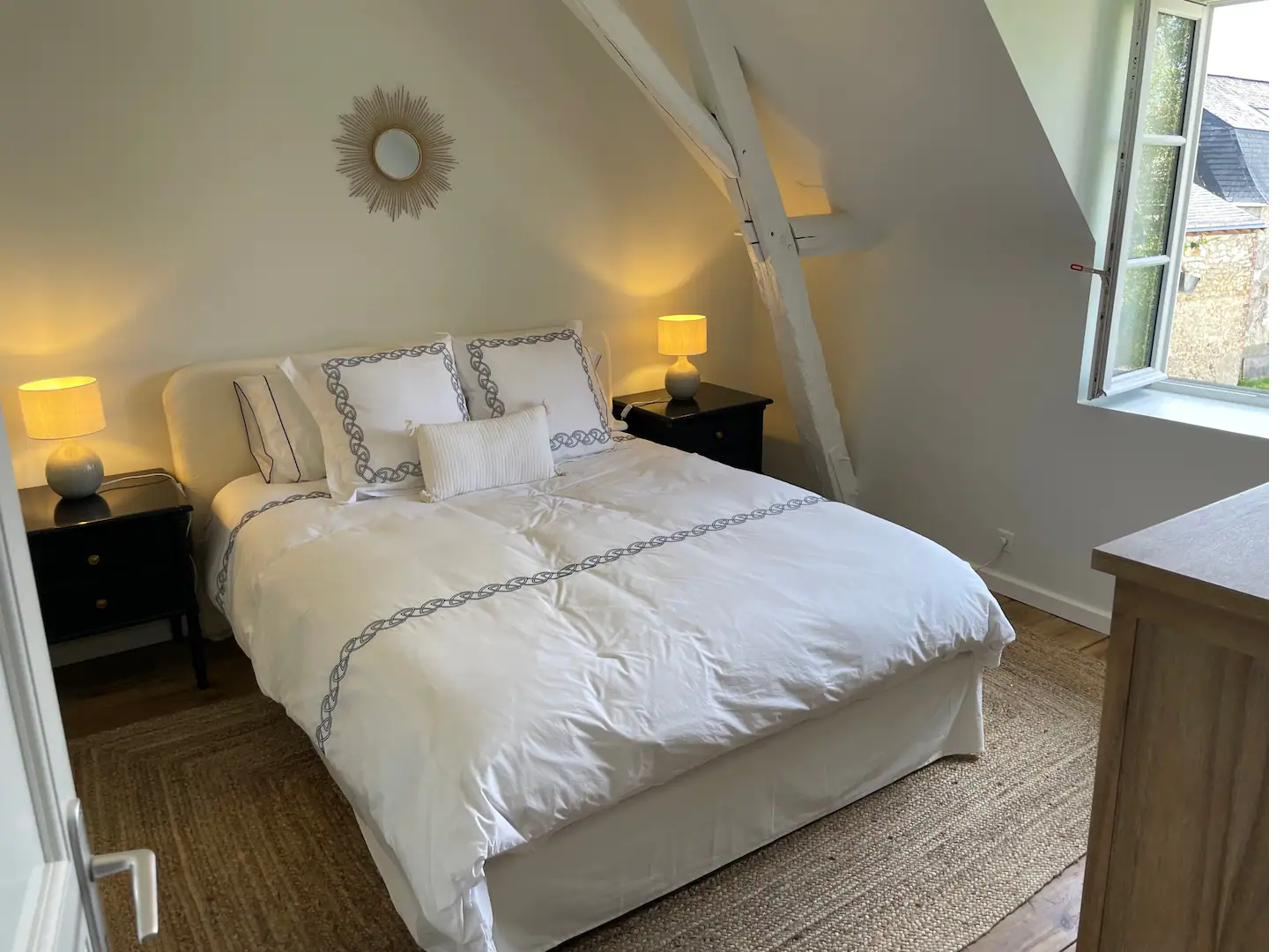 Chambre 2 de la Petite Maison, lit double